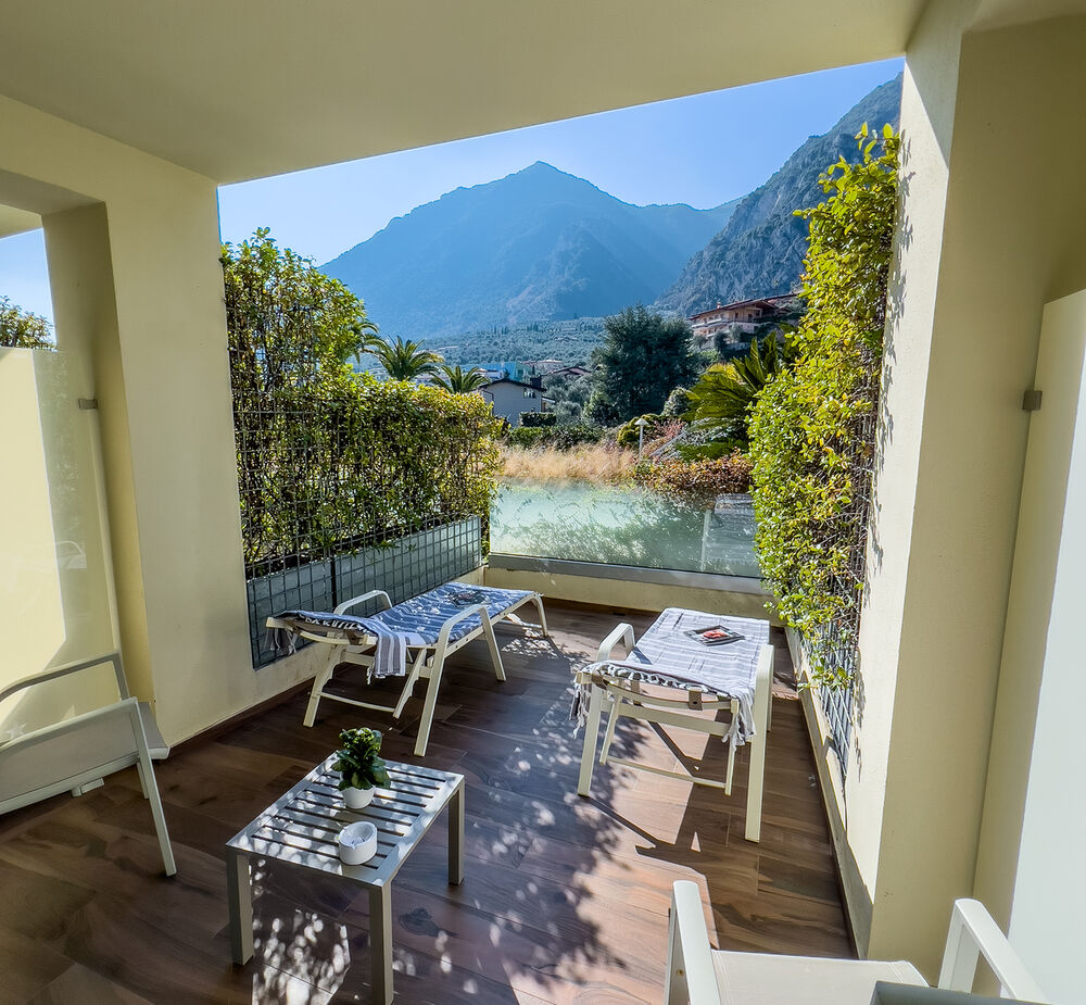 Junior Suite - Prestige Double Bedroom with Garden View