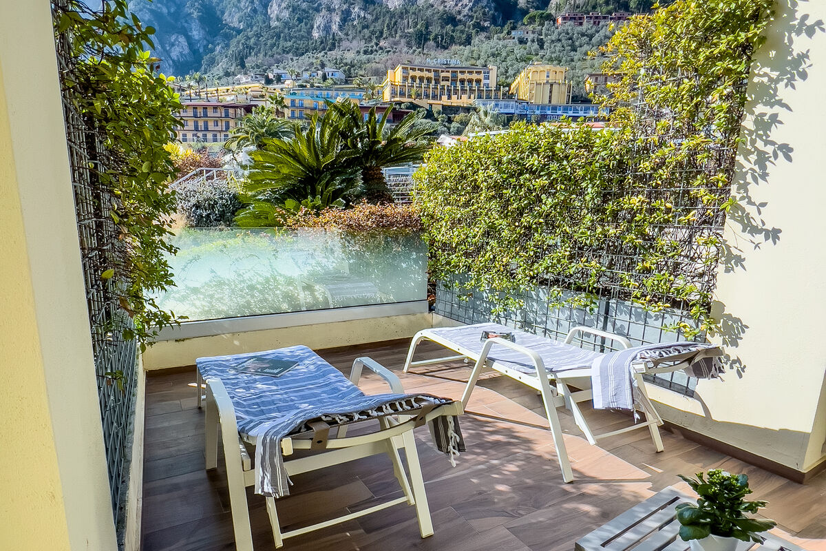 Junior Suite - Prestige Double Bedroom with Garden View